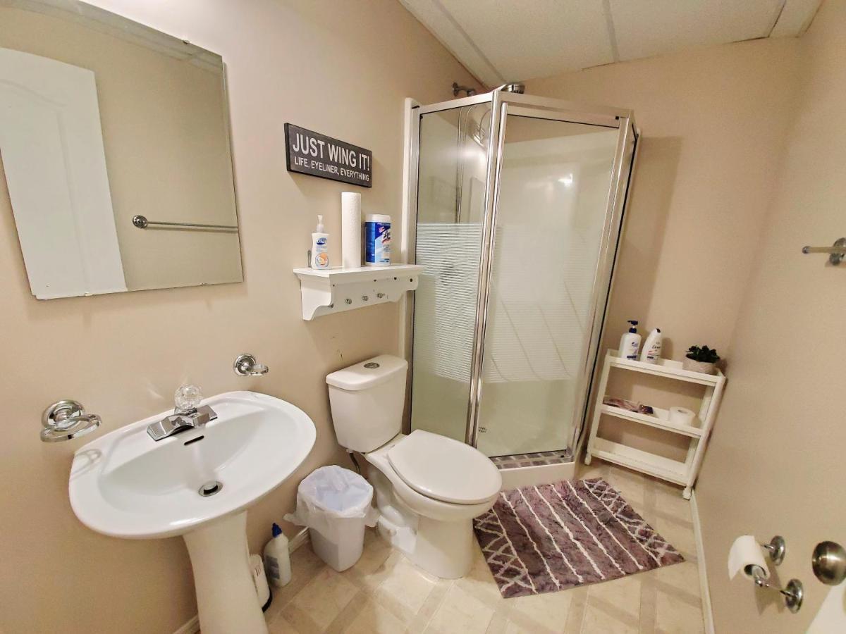 Saskatoon Lashyn Cove Homestay Ngoại thất bức ảnh
