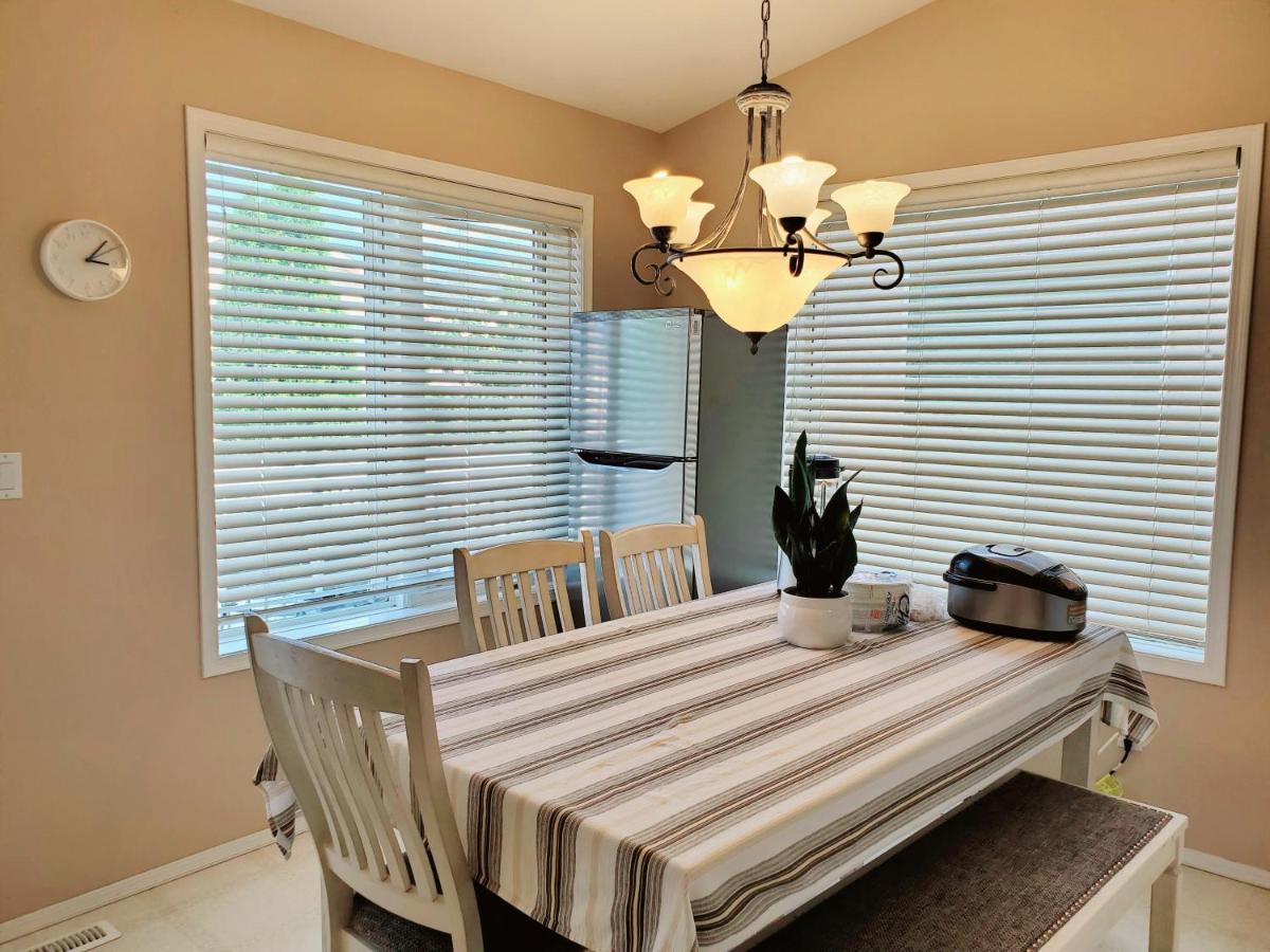 Saskatoon Lashyn Cove Homestay Ngoại thất bức ảnh