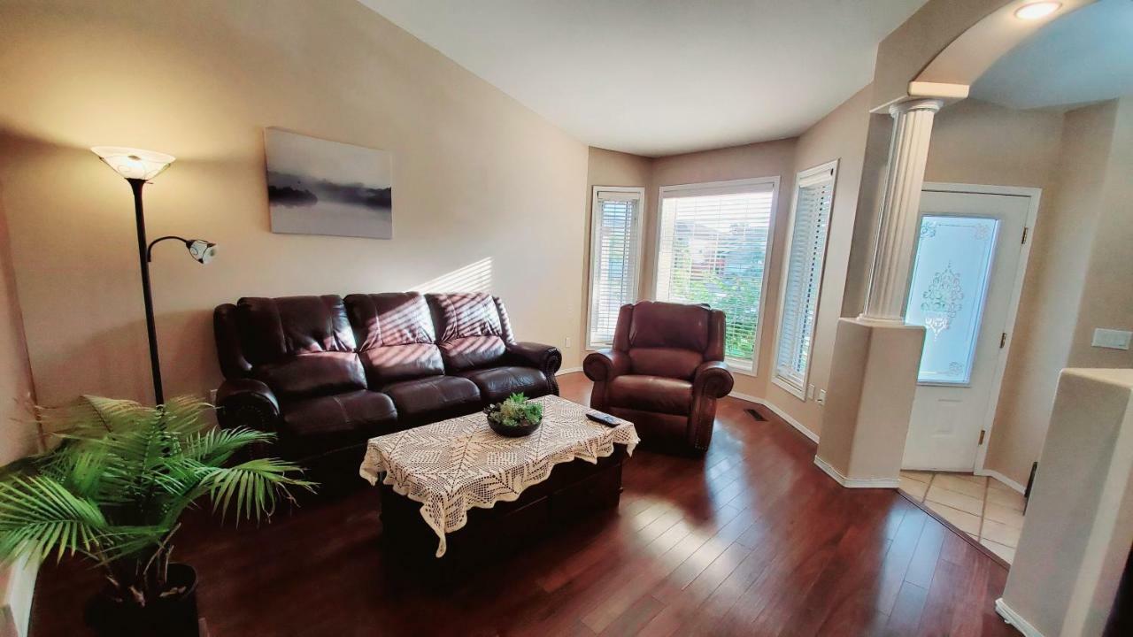 Saskatoon Lashyn Cove Homestay Ngoại thất bức ảnh